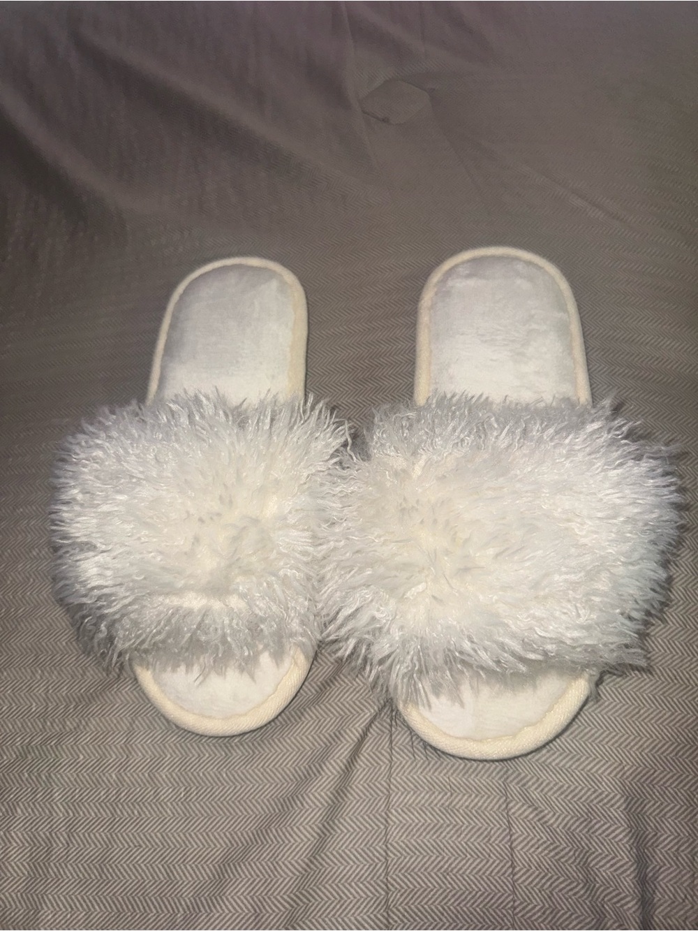 SHEIN White Fluffy Faux Fur Slide Slippers